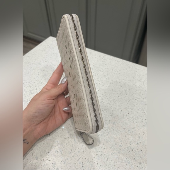 Bottega Veneta Butterfly Intrecciato Nappa Ayer’s Zippy Wallet - Picture 6 of 8